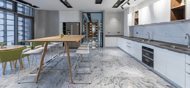 銘品裝飾與圣都哪個好？