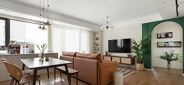 全屋地板磚+奶油色+墨綠跳色，110㎡混搭風(fēng)軟裝搭配案例