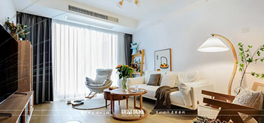 金色錢塘95㎡北歐風(fēng)格小三房，大量原木設(shè)計(jì)搭配綠植點(diǎn)綴，營造充滿生機(jī)感的氛圍