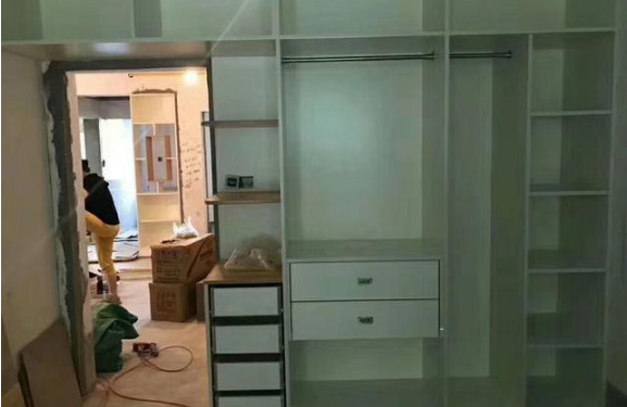 裝修施工現(xiàn)場(chǎng) 裝修施工現(xiàn)場(chǎng)