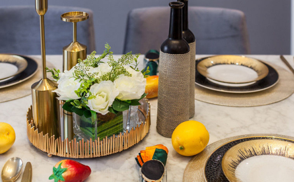 杭州裝修輕奢風格餐桌效果圖