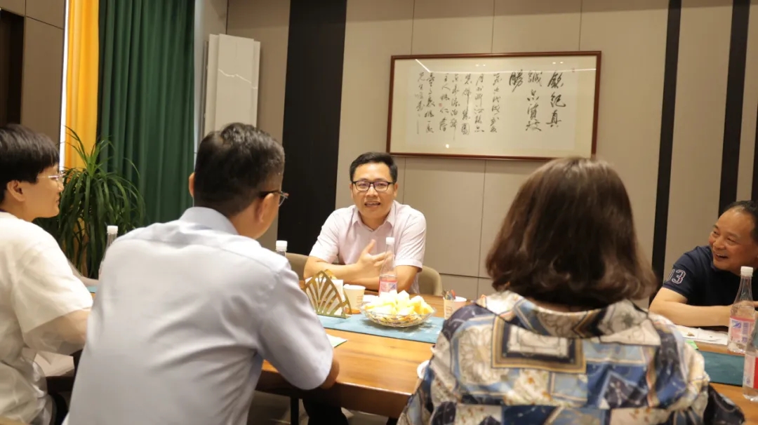 就企業(yè)文化、員工福利展開交流指導(dǎo)工作