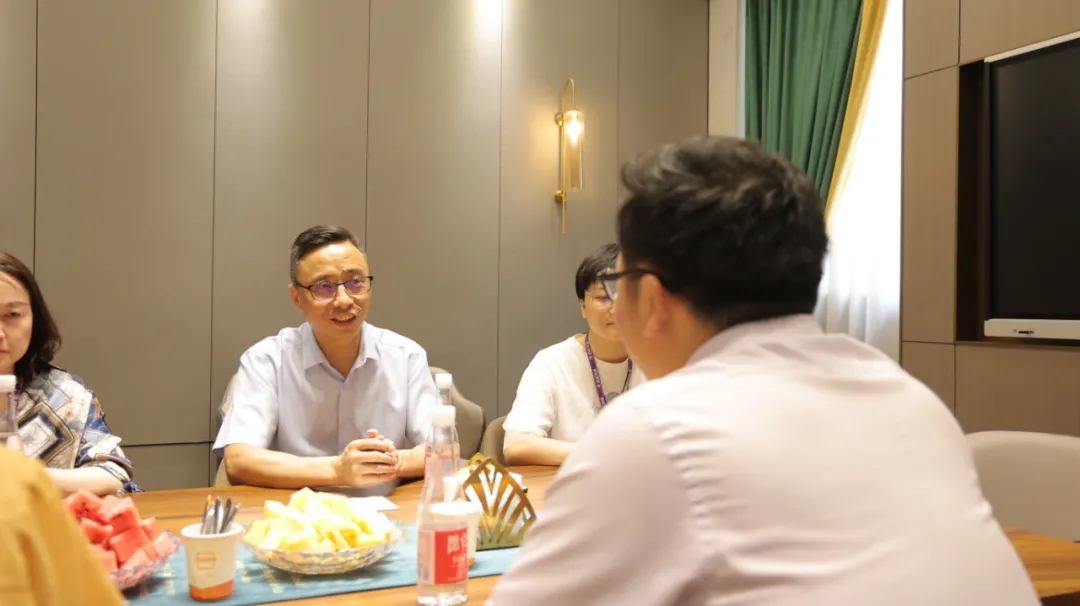 就企業(yè)文化、員工福利展開交流指導(dǎo)工作