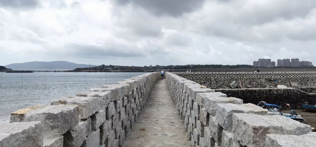 驚嘆于世間山海的美麗，滿足了人們對于詩和遠方的幻想