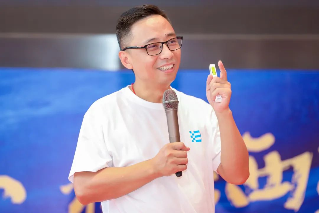 長江商學院E383班張一良同學