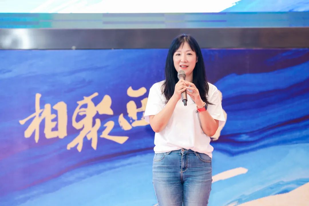 長江商學院E383班導師王衛(wèi)老師作開場分享