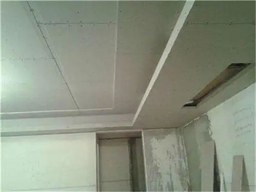 石膏類物質不易破損